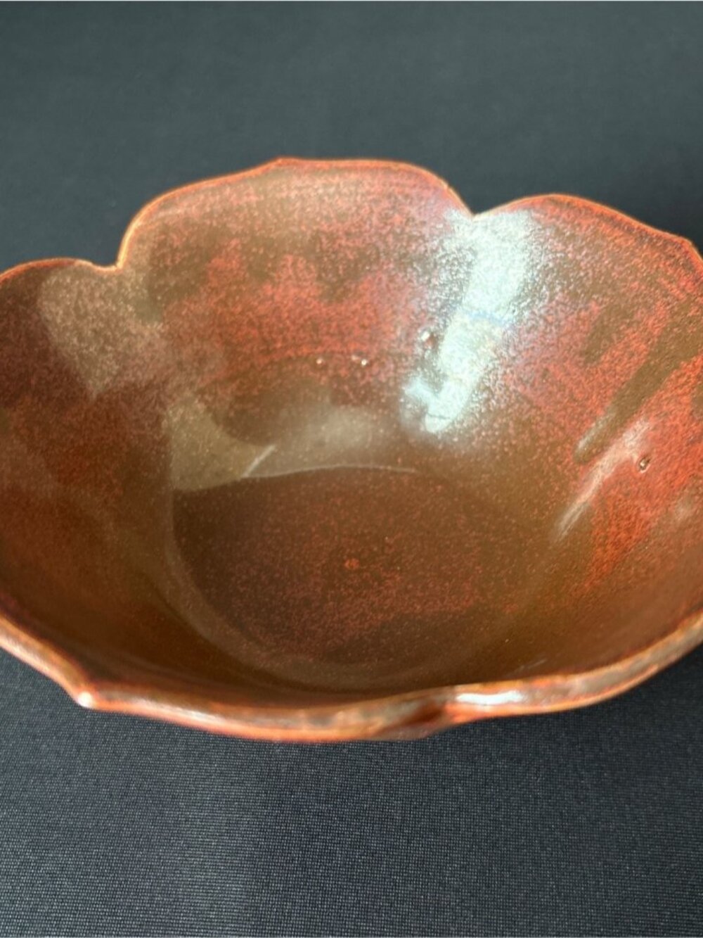 Two-Tone Flower Shaped Bowl Glossy Reddish Brown Glaze Scalloped Rim Ribbed 6" - Picture 6 of 9